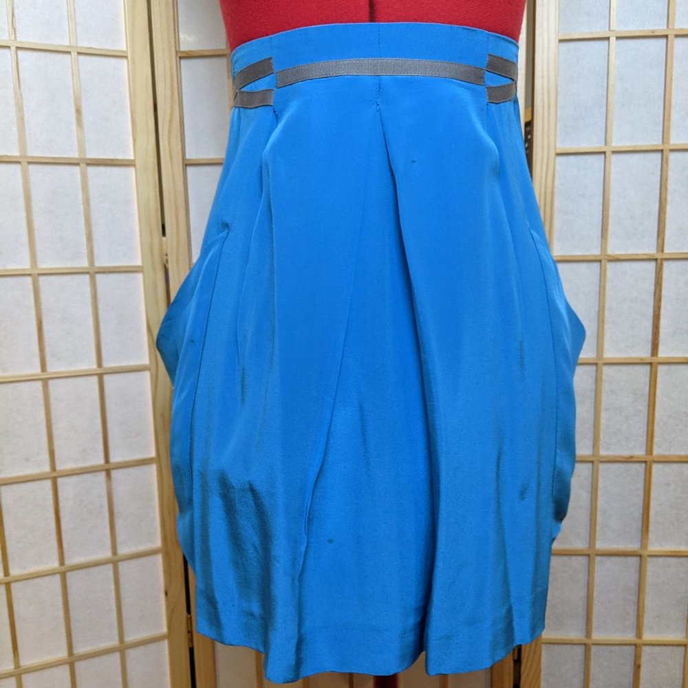 Whistle & Flute Blue Silk mid-thigh skirt with deep side pockets